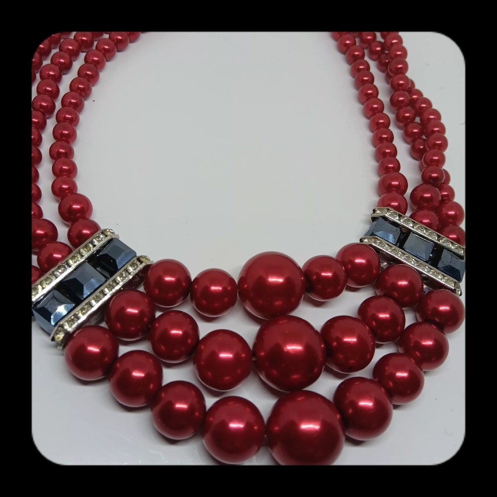 Elegant China Red Beaded W Blue White Crystal Accented Necklace
